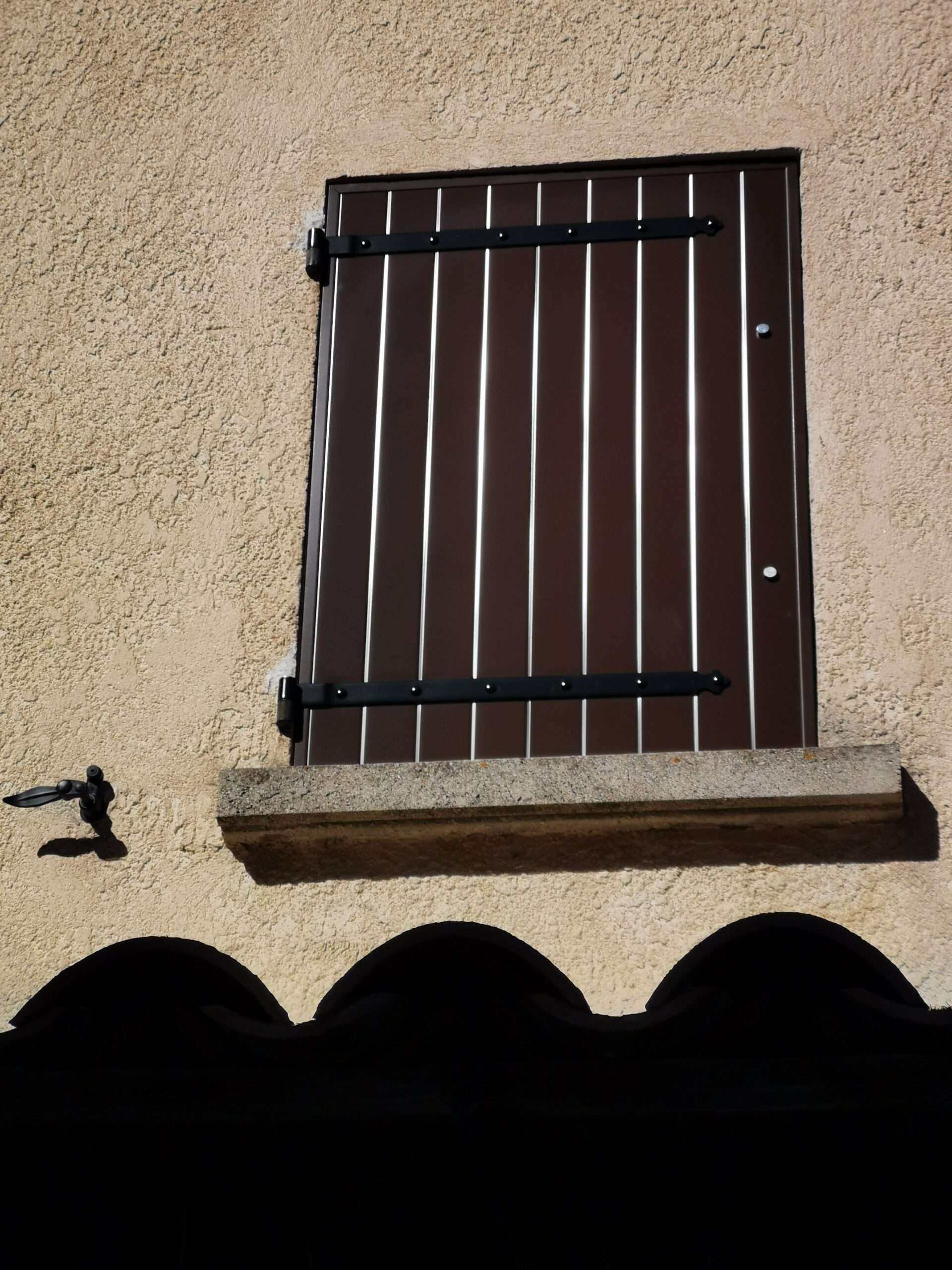 Les Pennes-Mirabeau: volets battants en aluminium