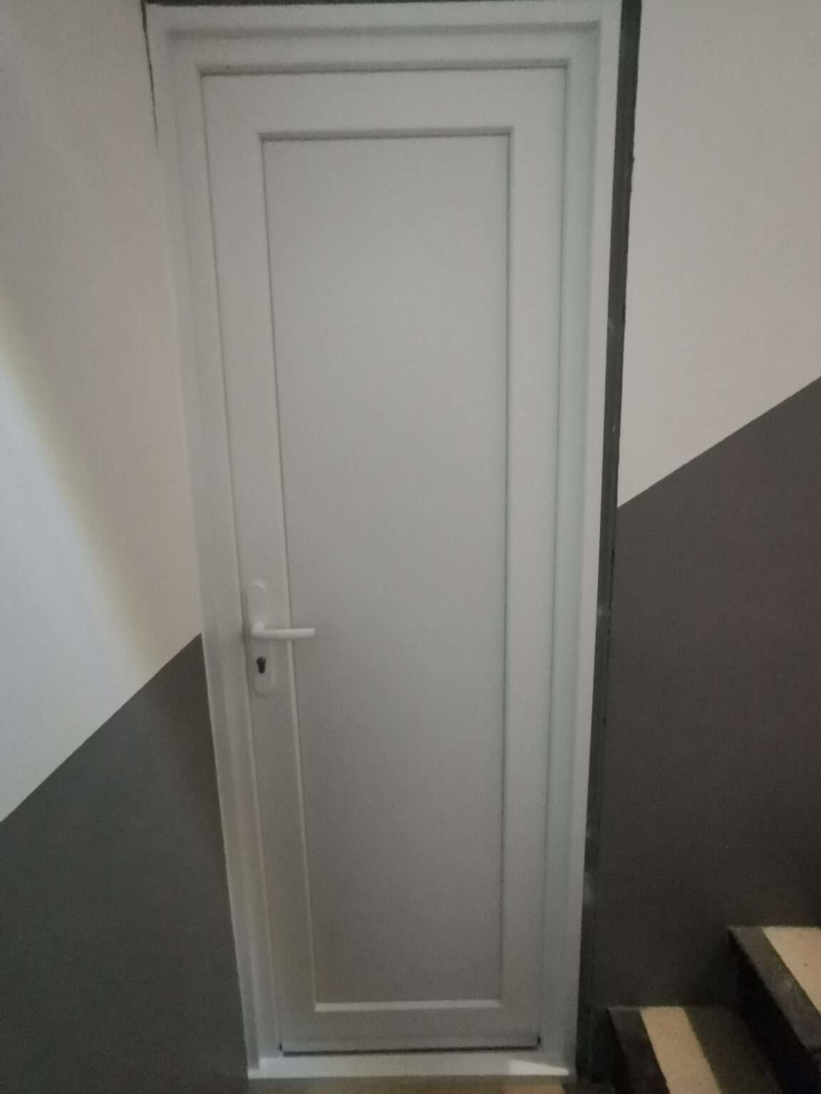 Marseille 16e: porte entrée palière