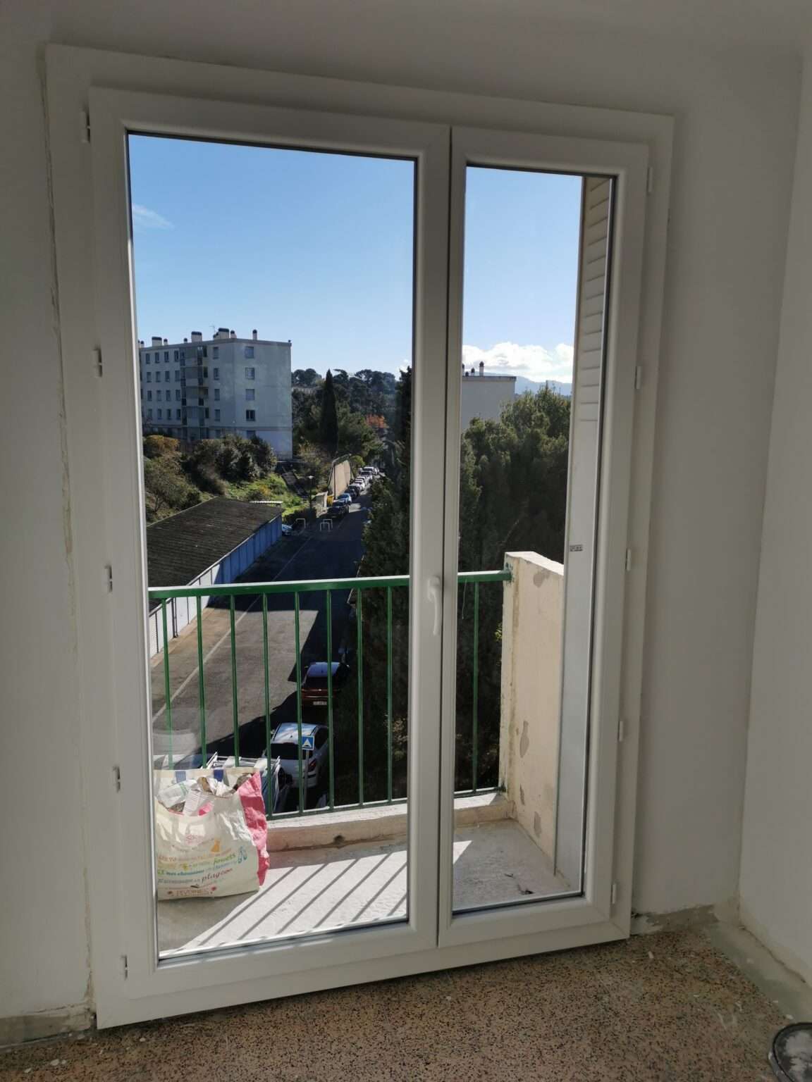 Marseille 13e: fenêtres en PVC blanc