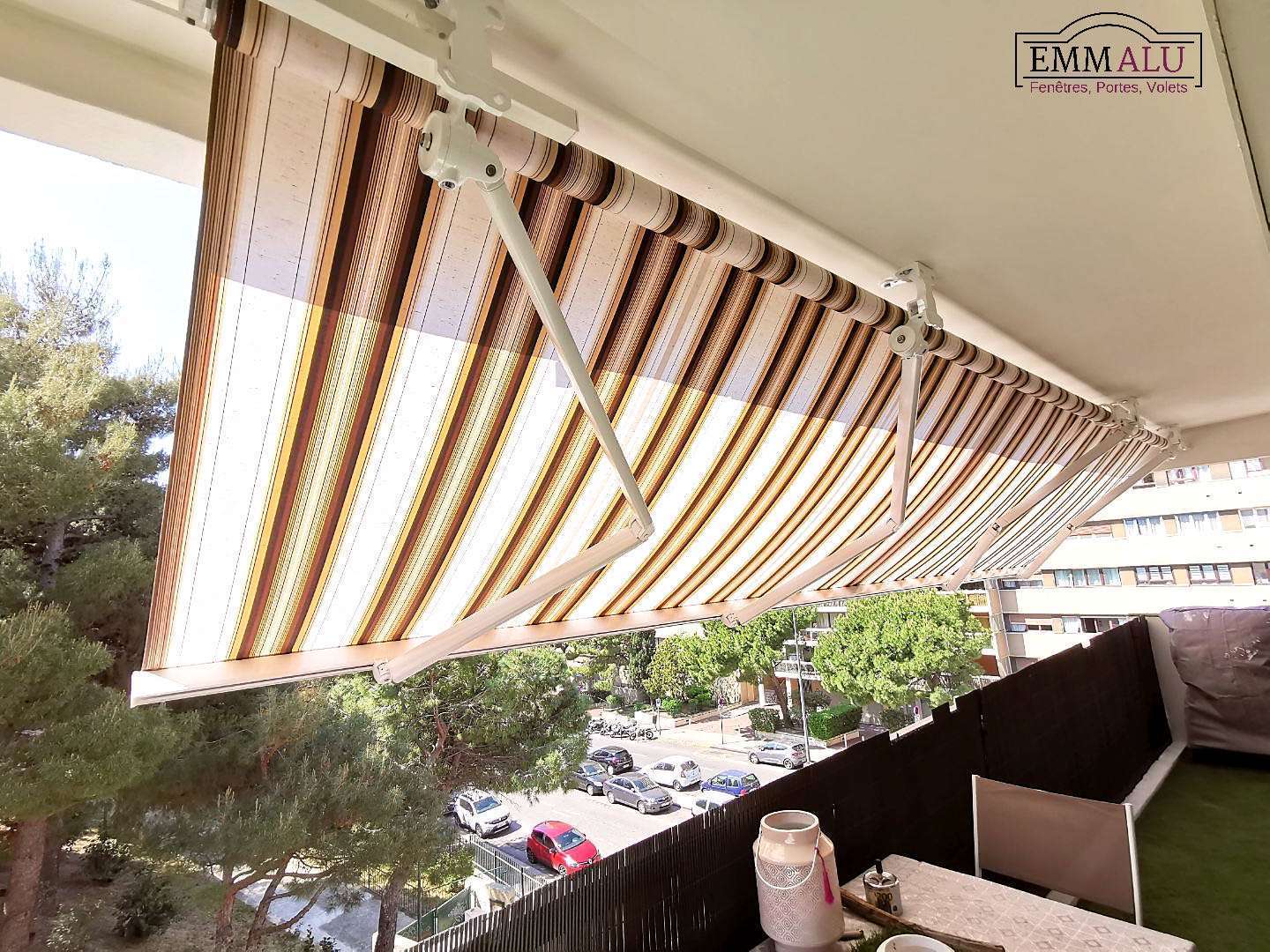 Marseille 6e: store banne de balcon