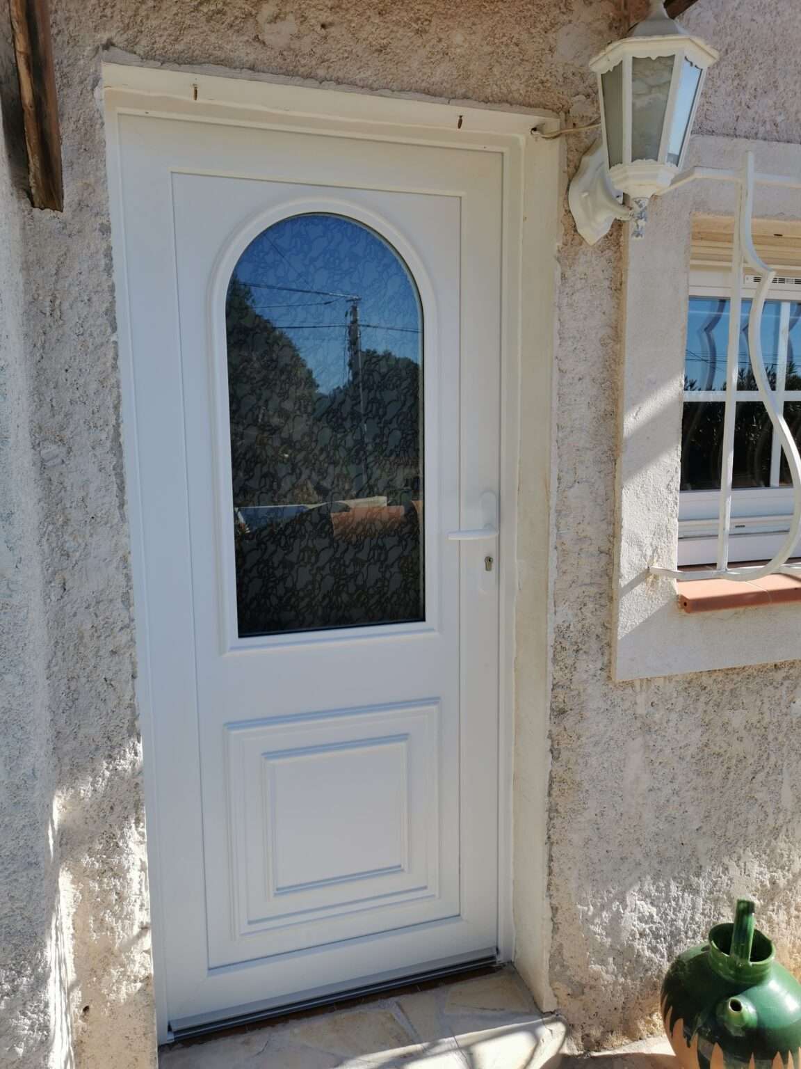 Le Rove: porte entrée en PVC Blanc