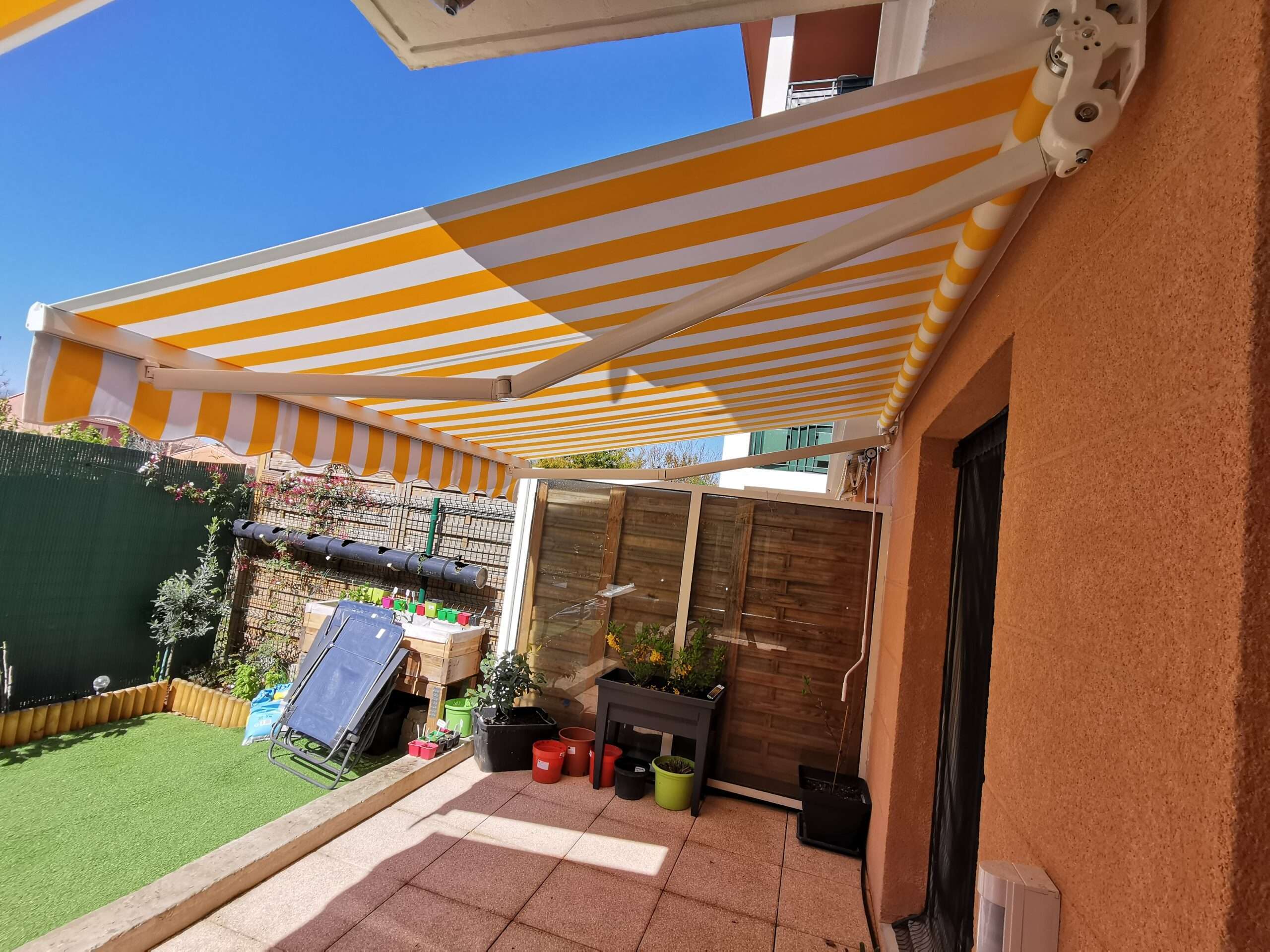 Marseille 10e: store banne monobloc