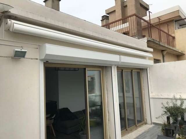 Marseille 5e: store banne coffre intégral