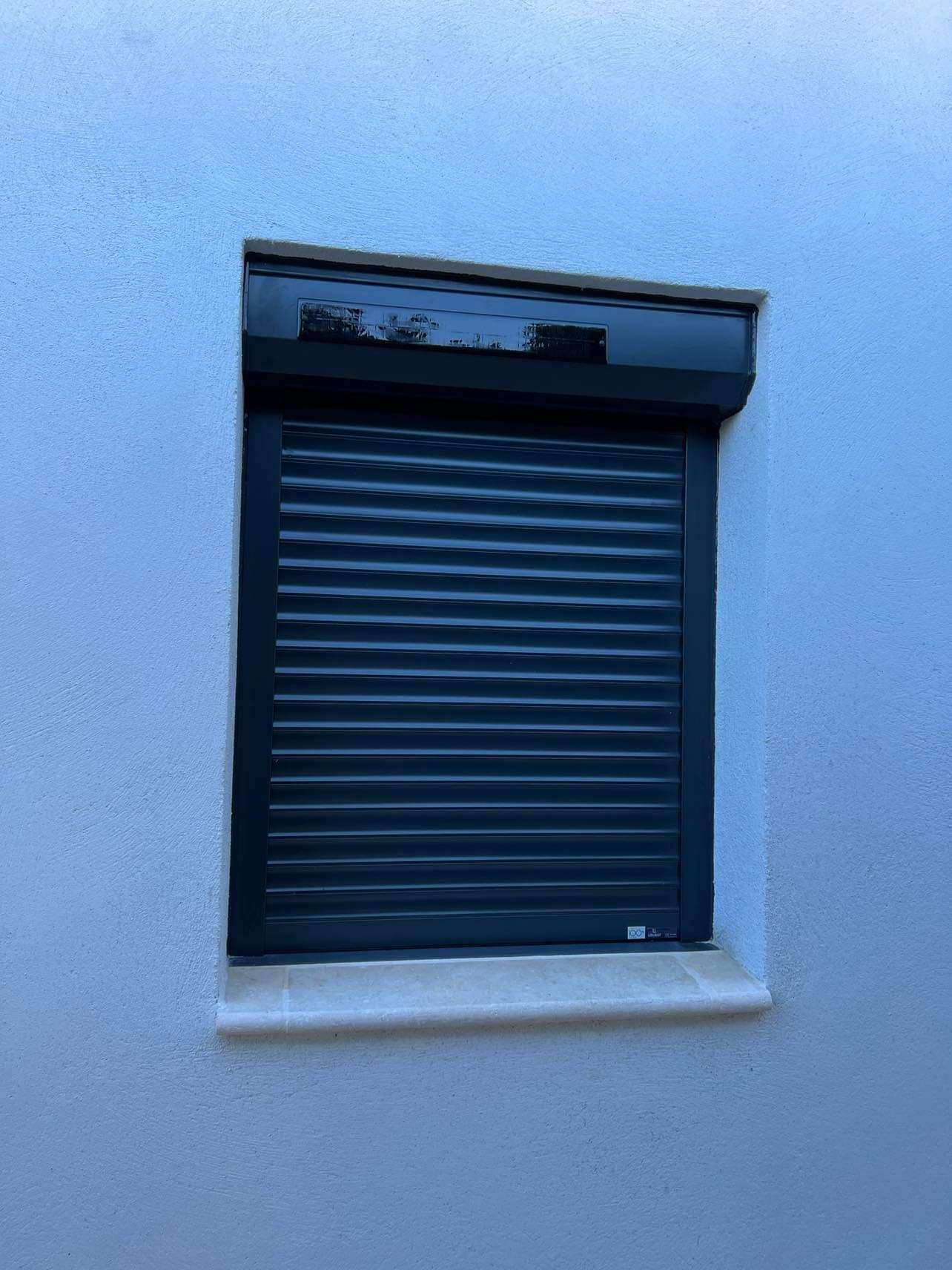 Aix-en-Provence : volets roulants solaires
