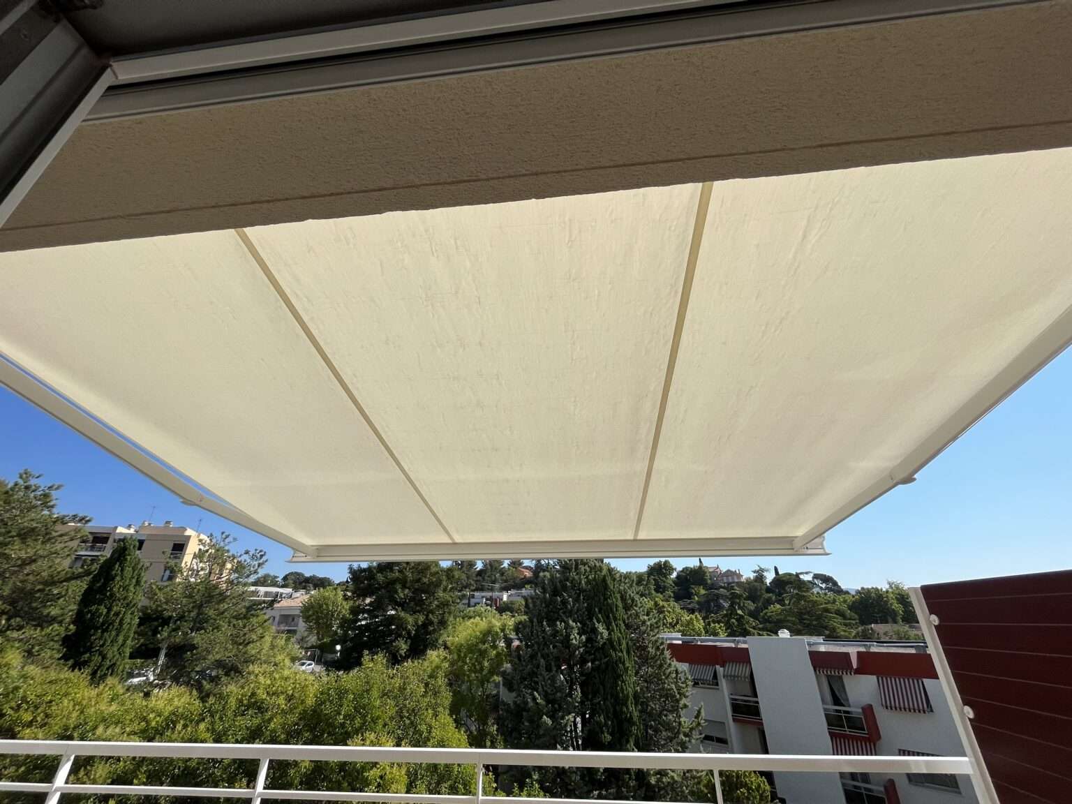 Marseille 12e: store coffre intégral